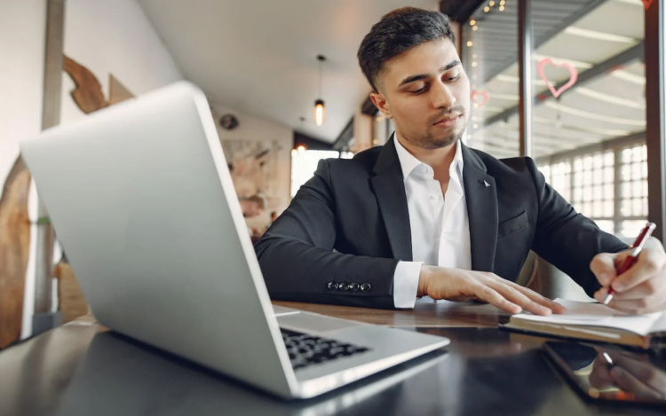 perbedaan entrepreneur dan entrepreneurship