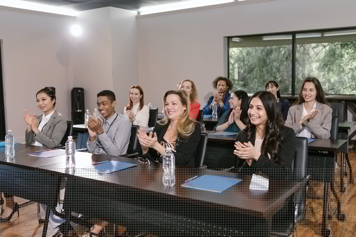perbedaan workshop dan seminar
